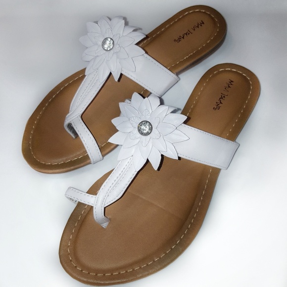 Maui Island Shoes - NEW White Flower Sandals